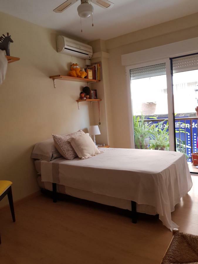Апартаменты Habitacion Privada A 1500 Metros De La Playa Валенсия Экстерьер фото